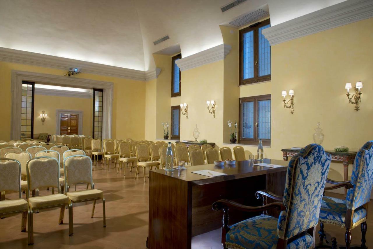 ปาลัสโซ คาร์ดินาลเซซิ Hotel โรม ภายนอก รูปภาพ
